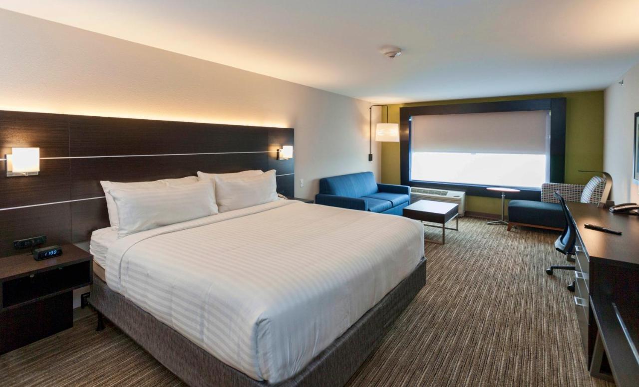 Holiday Inn Express & Suites - Dodge City By Ihg Eksteriør bilde