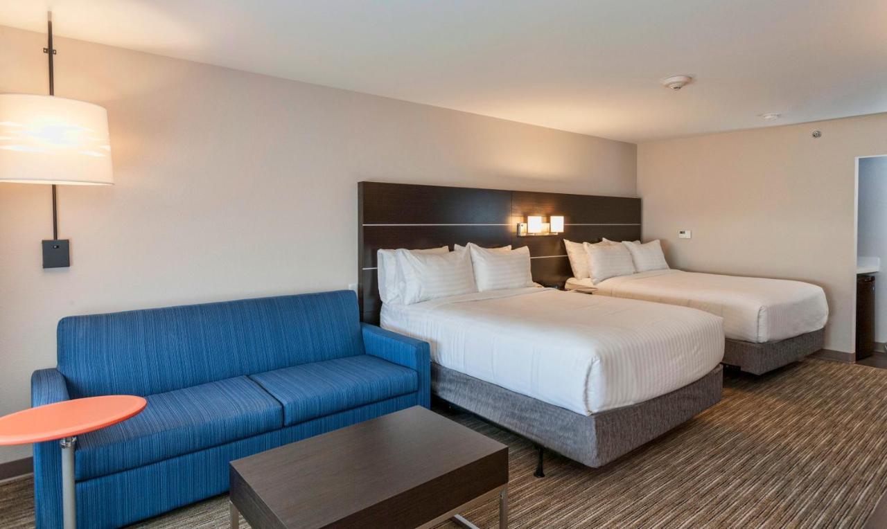 Holiday Inn Express & Suites - Dodge City By Ihg Eksteriør bilde