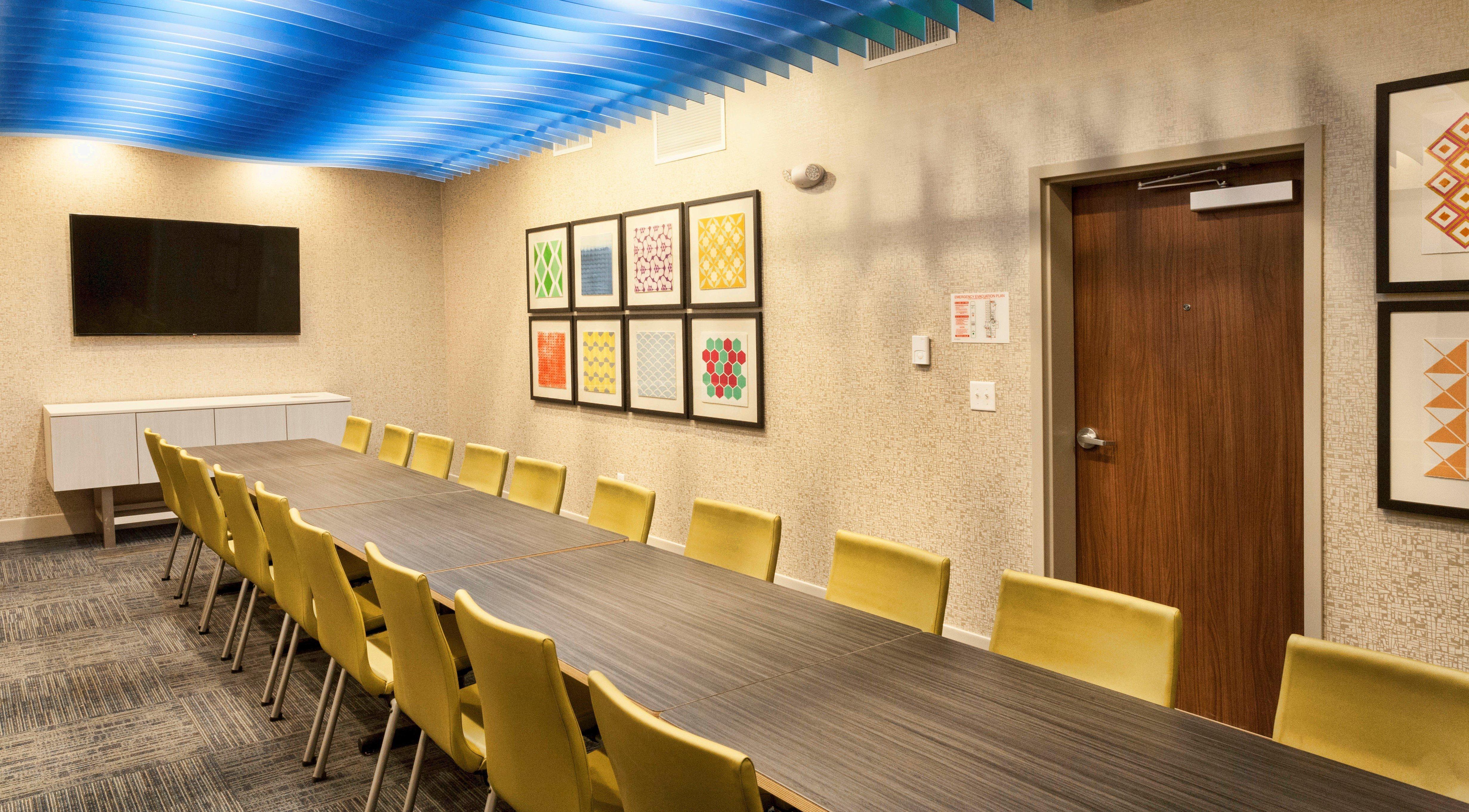 Holiday Inn Express & Suites - Dodge City By Ihg Eksteriør bilde