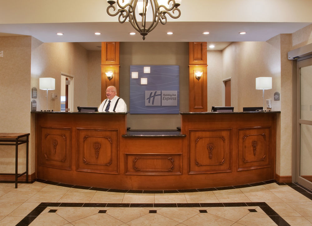 Holiday Inn Express & Suites - Dodge City By Ihg Eksteriør bilde