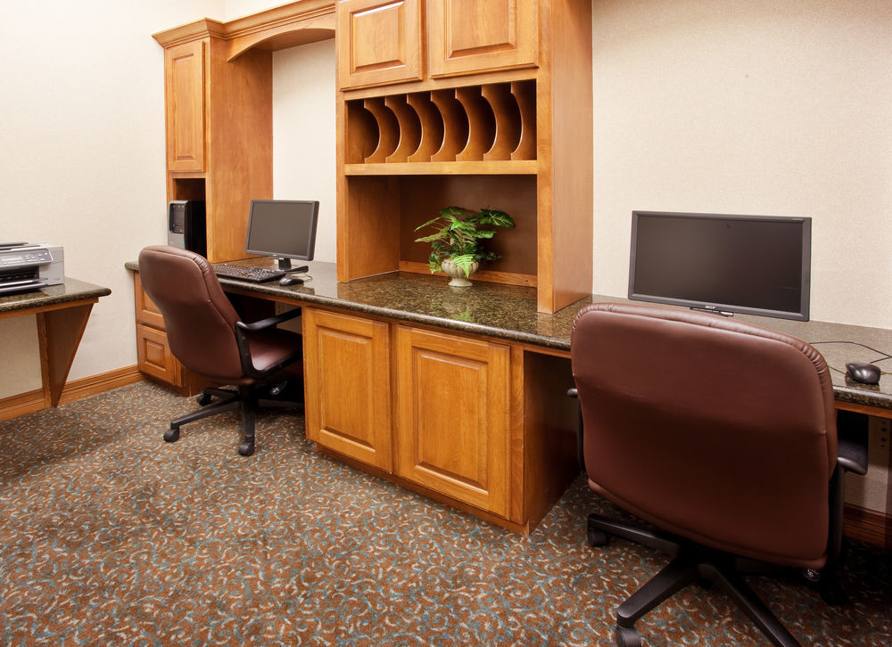 Holiday Inn Express & Suites - Dodge City By Ihg Eksteriør bilde